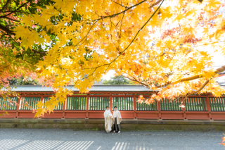 ＼秋フォトをご検討なら…♪／和装×神殿、更にロケフォトなんていかが？