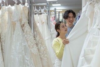 最短２週間からOK！衣裳サロンもあるので忙しい二人もお気軽にウェディングフォト