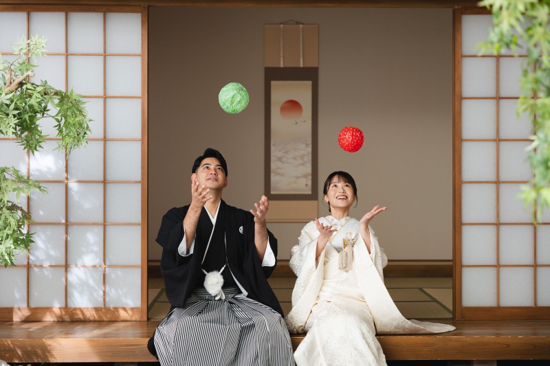 小物と一緒にお二人らしく！