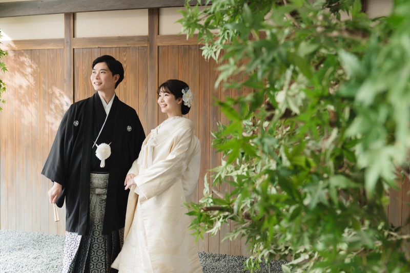 お二人の記念に!屋内庭園スタジオ&私服フォトの撮影を