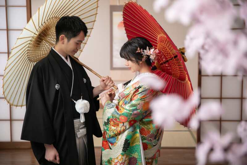 色打掛と白無垢の２着を着ちゃいませんか？