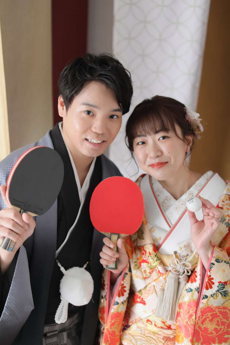 笑顔があふれるウェディングフォト - 屋内庭園での思い出の1日