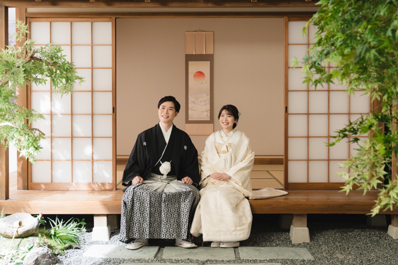 お二人の記念に!屋内庭園スタジオ&私服フォトの撮影を