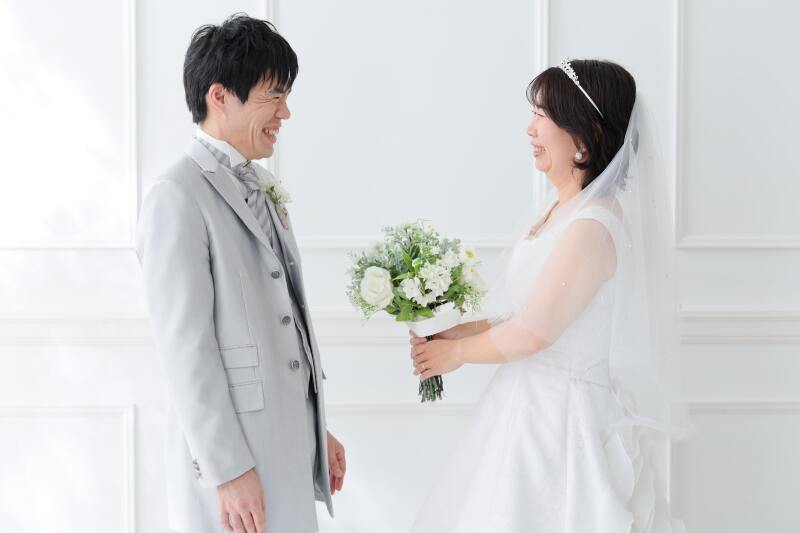 洋装でのシンプル&キュートなお写真が叶う♡洋装ハウススタジオ