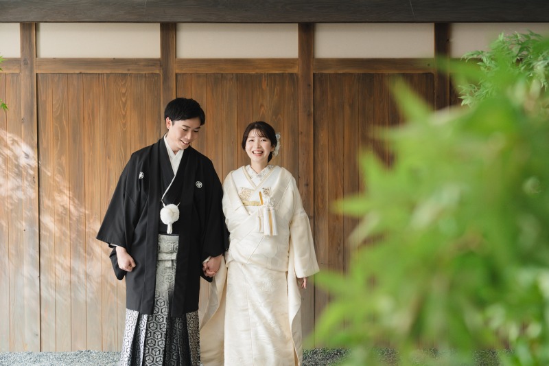 お二人の記念に!屋内庭園スタジオ&私服フォトの撮影を