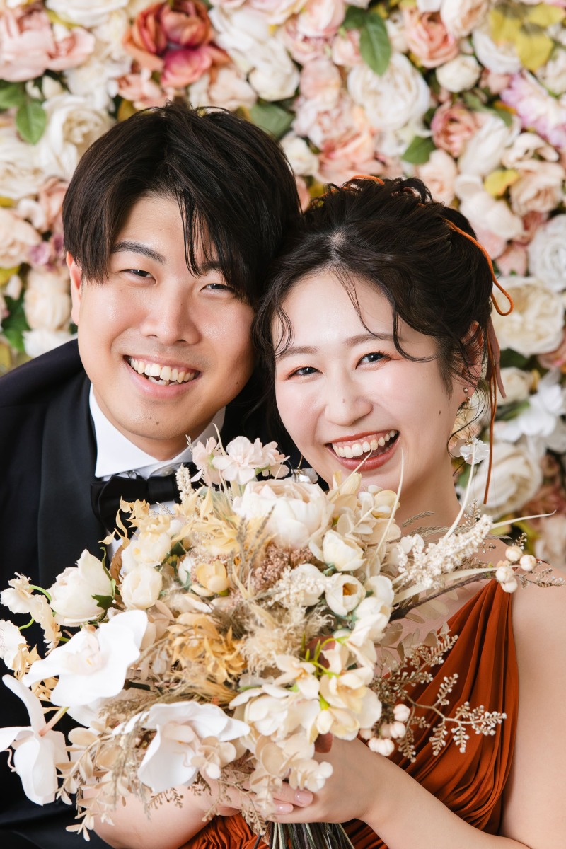 和装と洋装をスタジオで!笑顔が素敵なお二人と一緒に