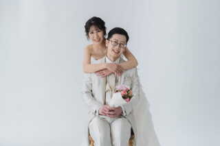 洋装スタジオPLUSでおふたりらしく