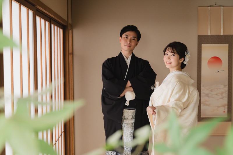 お二人の記念に!屋内庭園スタジオ&私服フォトの撮影を