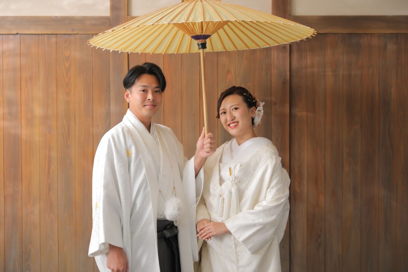 式の雰囲気に合わせた前撮りを!