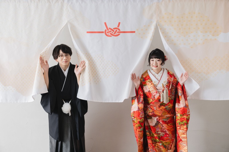 スタジオで笑顔の撮影を