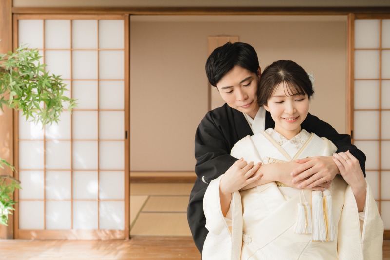 お二人の記念に!屋内庭園スタジオ&私服フォトの撮影を