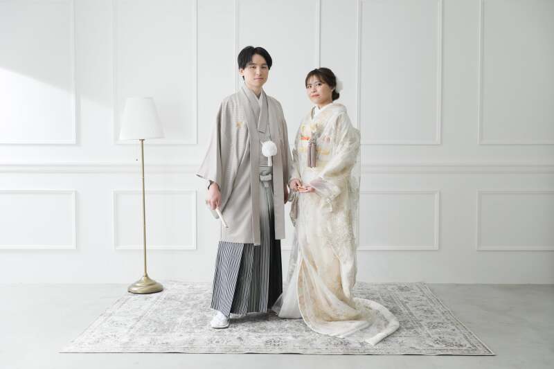 紅葉シーズンを迎えた花田苑で笑顔の撮影