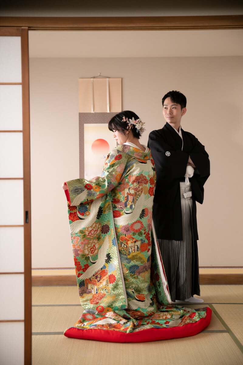 色打掛と白無垢の２着を着ちゃいませんか？