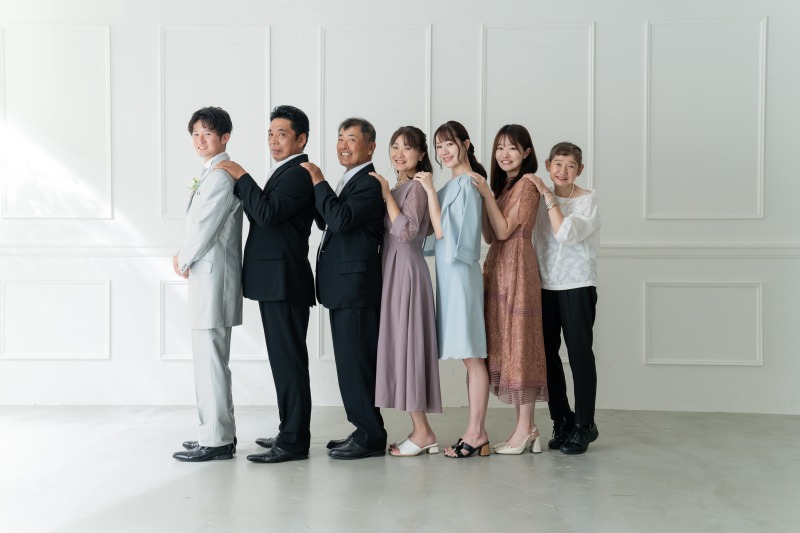 洋装ハウススタジオでの家族フォトのご紹介です！