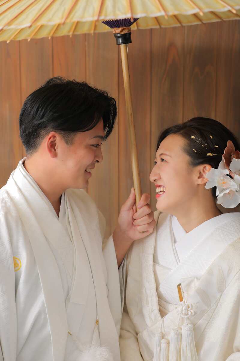 式の雰囲気に合わせた前撮りを!