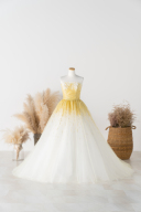 【ドレス紹介】身頃のグリッターが美しい1着