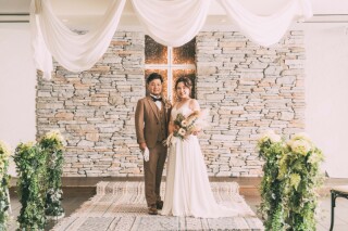 スタジオ内のミニチャペルでの撮影集