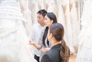 Noiのこだわりポイント:衣裳が並ぶドレスルーム