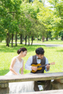 おふたりらしいアイテムを使った撮影写真をご紹介！