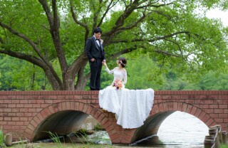 まるで映画のワンシーン！緑と水辺が彩る、ふたりだけの特別な空間ロケーション撮影。