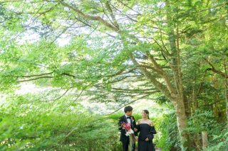 木漏れ日の中でのフォトウェディング♪