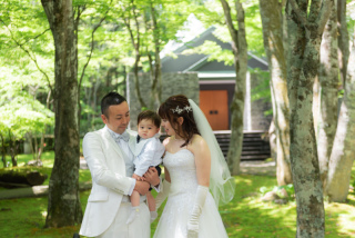 大切なお子様との3ショット!洋装×館内&和装×白糸の滝