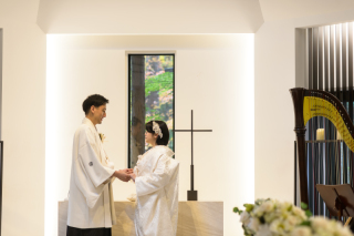  神聖なるチャペルにて