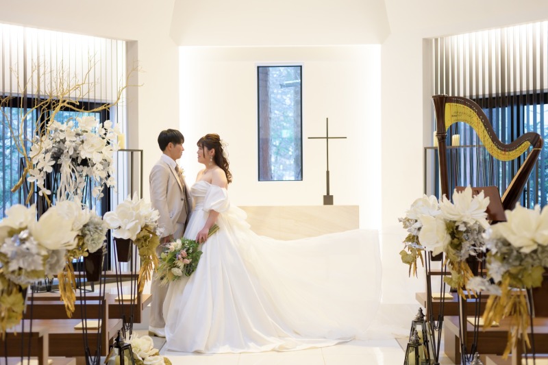 冬の軽井沢で楽しむ、やさしい白のフォト時間 — チャペル × 浅間牧場 —