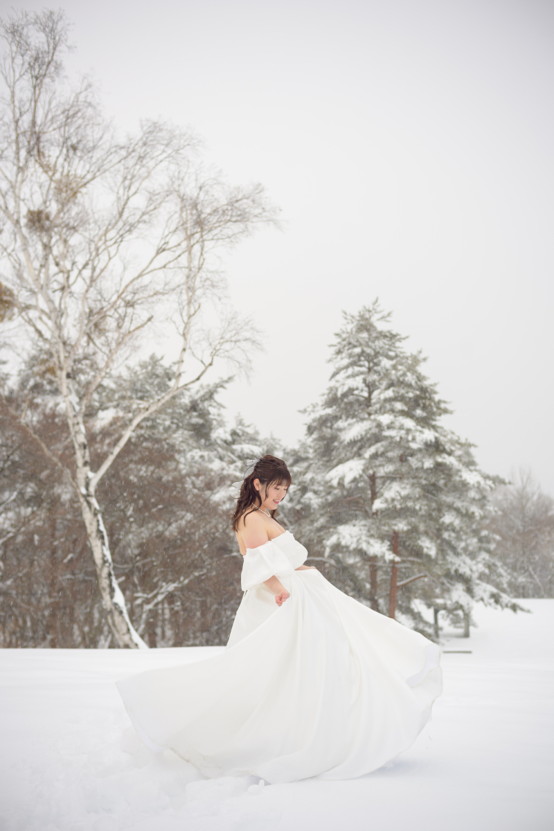 冬の軽井沢で楽しむ、やさしい白のフォト時間 — チャペル × 浅間牧場 —