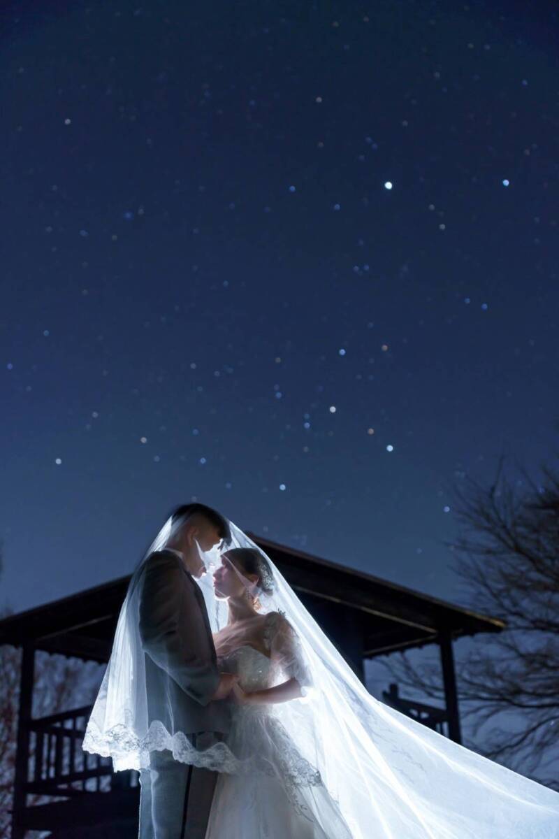星空フォトウェディング ― 澄んだ夜空の下で残す、特別な一枚 ―