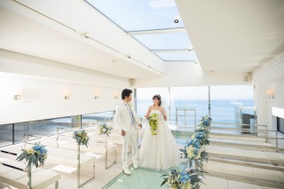 まぶしいチャペルの中で