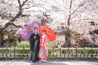 写真を一層華やかに☆番傘撮影