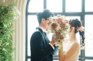 ブーケを使ったオシャレなお写真♡