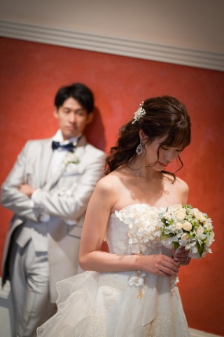 赤い壁をバックにしたお写真のご紹介☆彡