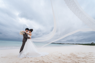 白い雲とリンクした白いヴェール