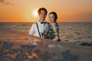 【サンセットフォト】夕焼けに映えるロマンチックなロングベール【レンタル無料!】