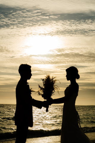 サンセットでのシルエットフォト…♡