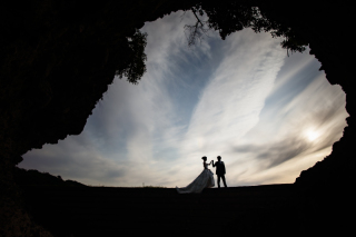 夕暮れのシルエットに描かれるふたりの未来