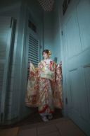 和モダンの彩り、光と影の美学