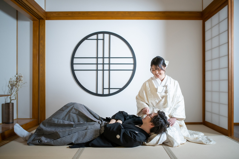 和装で見せる、ふたりらしさ満点の1シーン