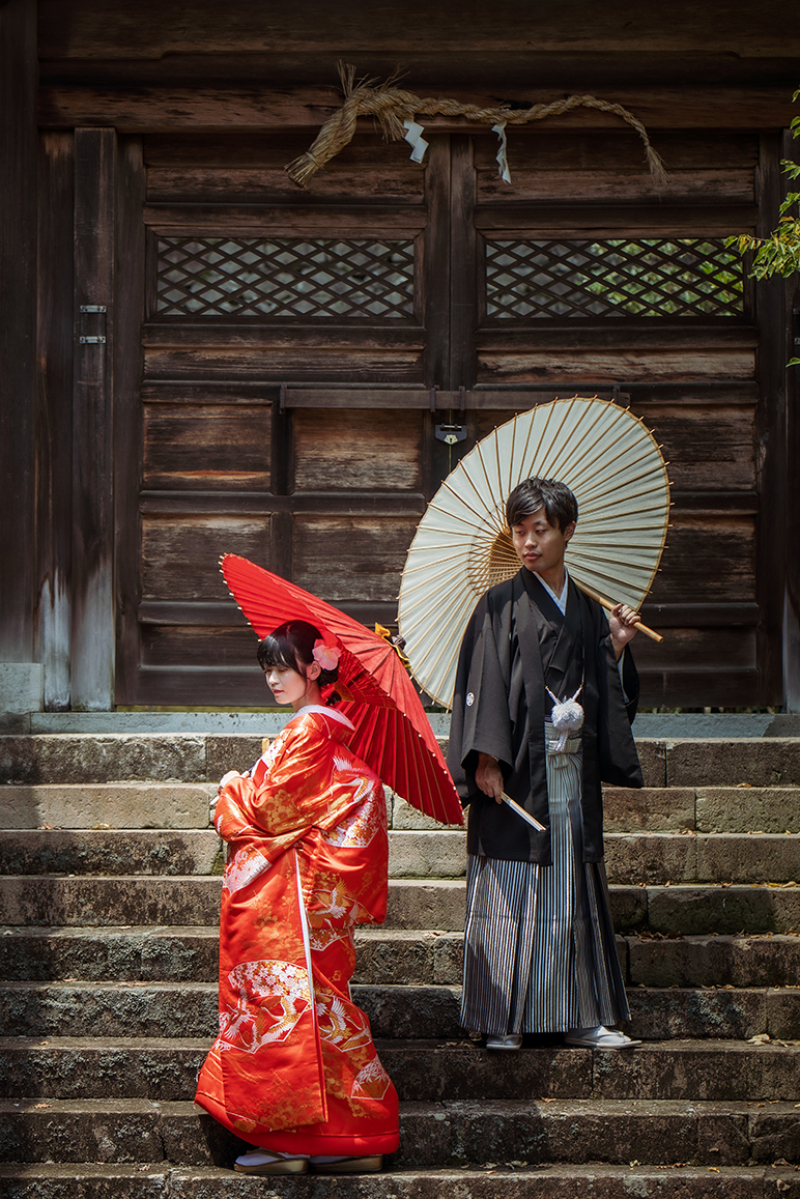 朱赤の艶、黒の凛。ふたりで紡ぐ“和の時間”。