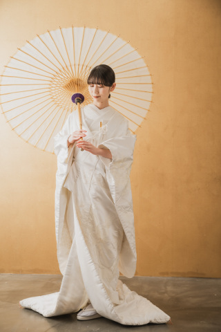 【フォトレポート】白無垢でスタジオフォト
