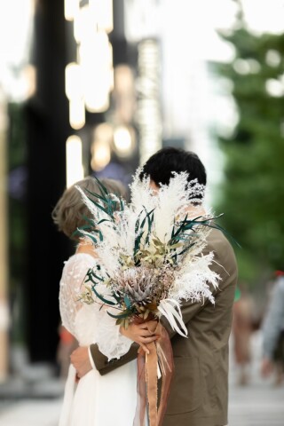 お顔隠しショットがかわいい♪おすすめフォトポーズ