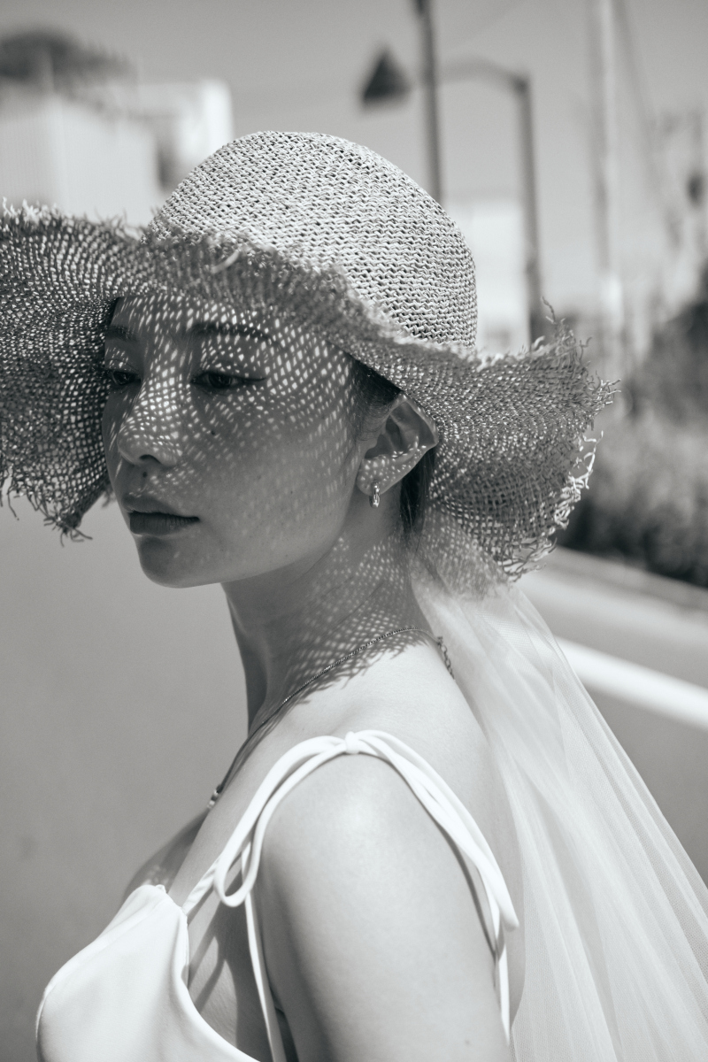 Creators' Genicが提案する「ドレス&times;かぶりもの」スタイル