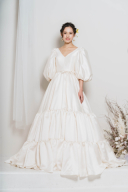 シルクの光沢がエレガント★新作ウェディングドレス