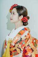 和装の個性派ヘアメイク