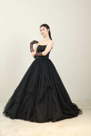 【DRESS】ブラックドレスはまだまだトレンドです