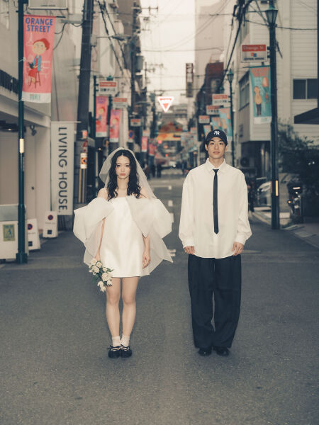 お気に入りの街がスタジオに。遊び心たっぷりのストリートフォト