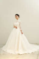 【DRESS】ドレスショップ運営のフォトスタジオです