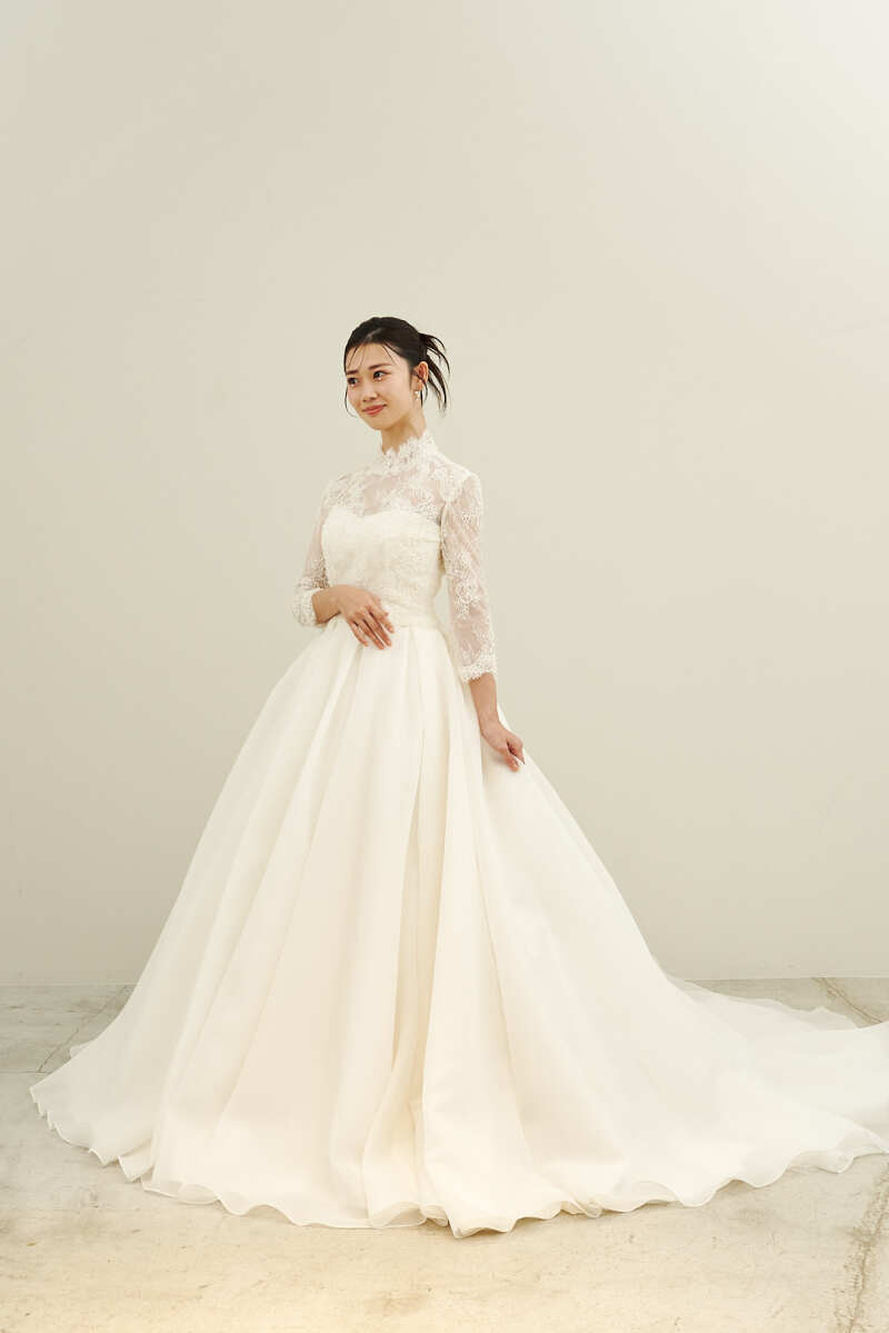 【DRESS】ドレスショップ運営のフォトスタジオです